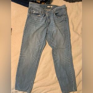 Levi’s boyfriend jeans